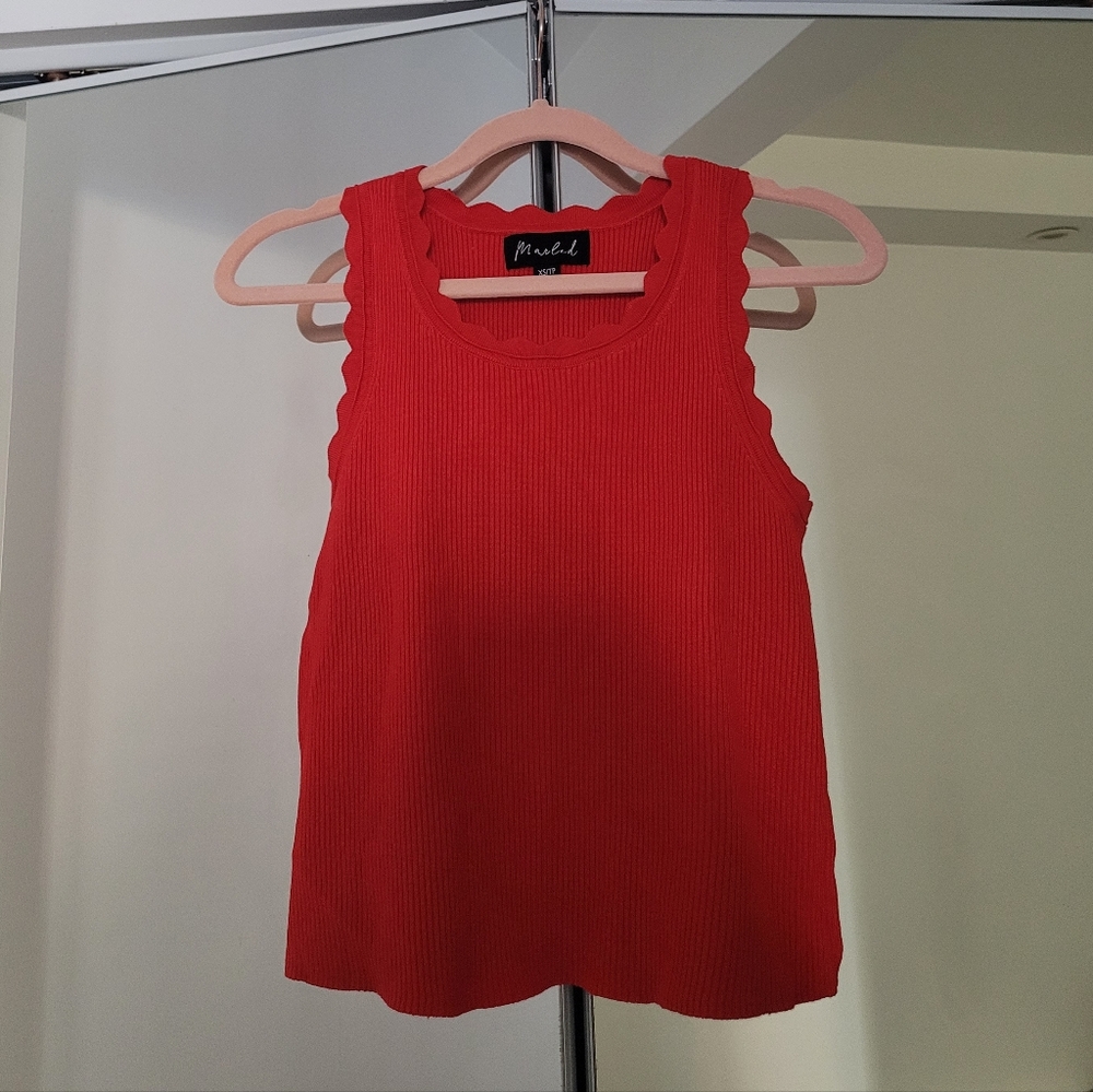 Marled Red Sleeveless Top